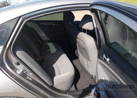 2013 Hyundai Sonata Hybrid from USA, damaged, VIN KMHEC4A47DA093780